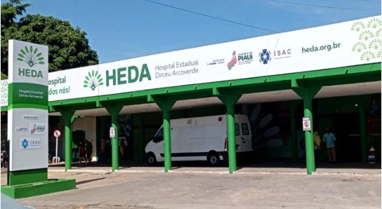 Fachada do HEDA — Hospital Estadual Dirceu Arcoverde
